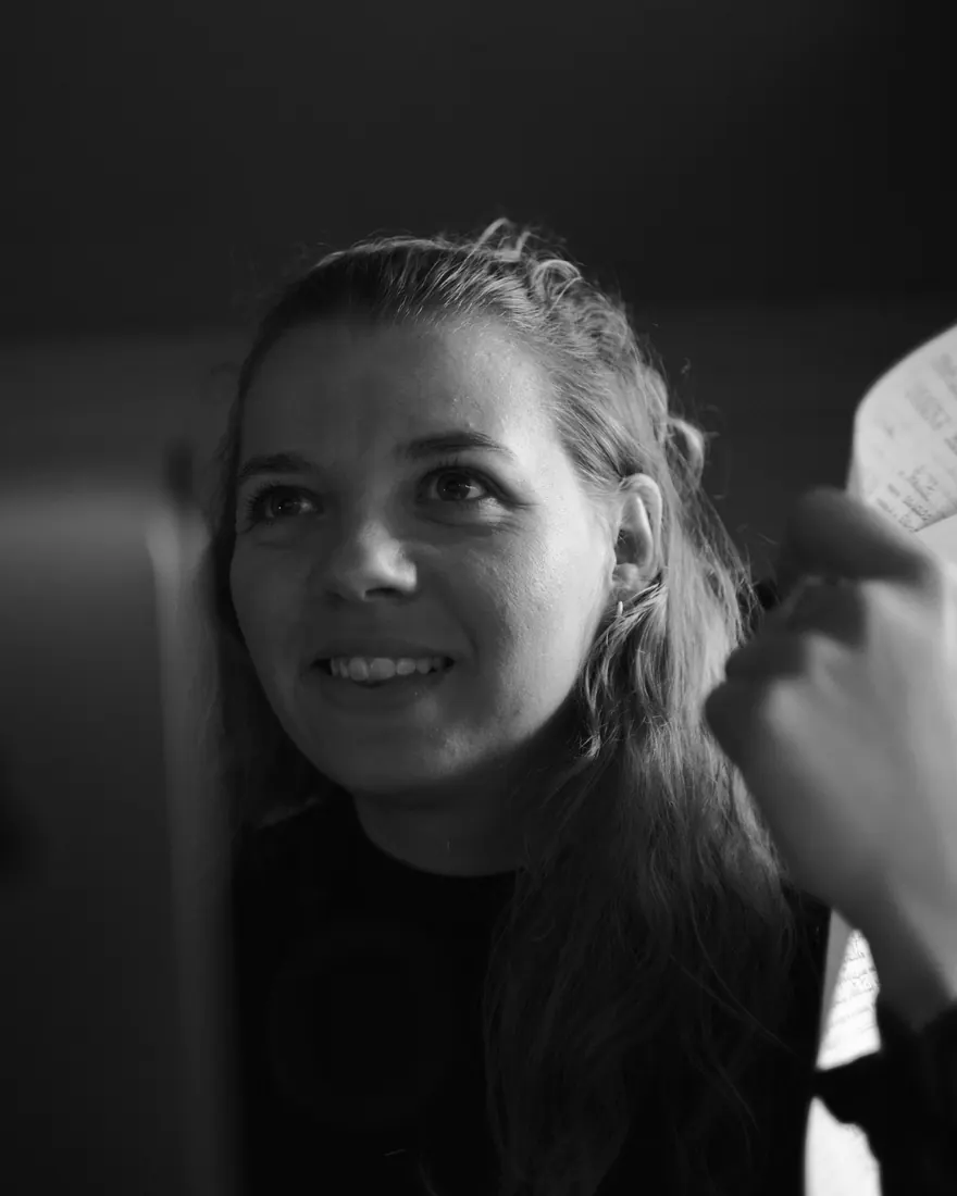 Emma Verset pendant un cours