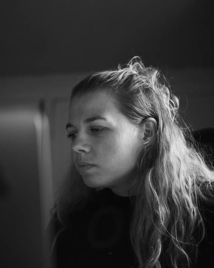Emma Verset, sworn translator, at work